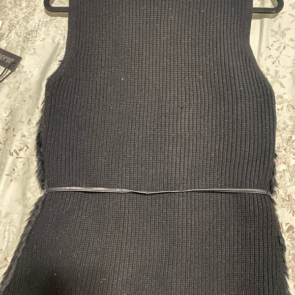 Faux fur vest - Picture 2 of 4